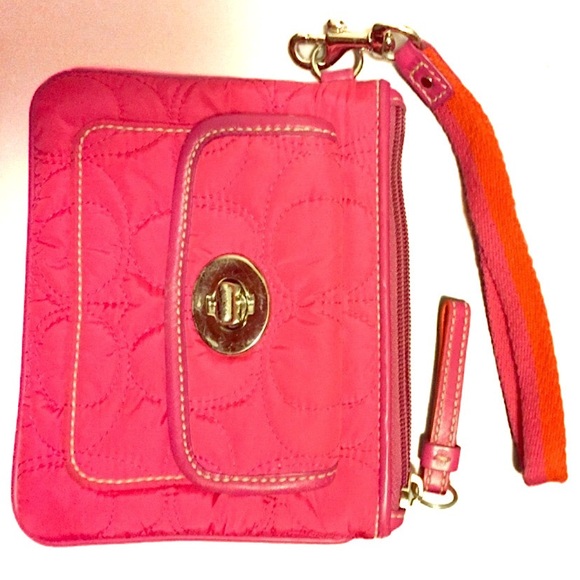Coach Handbags - COACH Beautiful wristlet